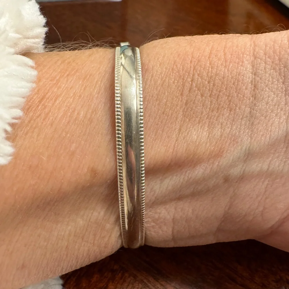 Handcrafted sterling silver and aqua sea glass bracelet - Picture 7 of 10